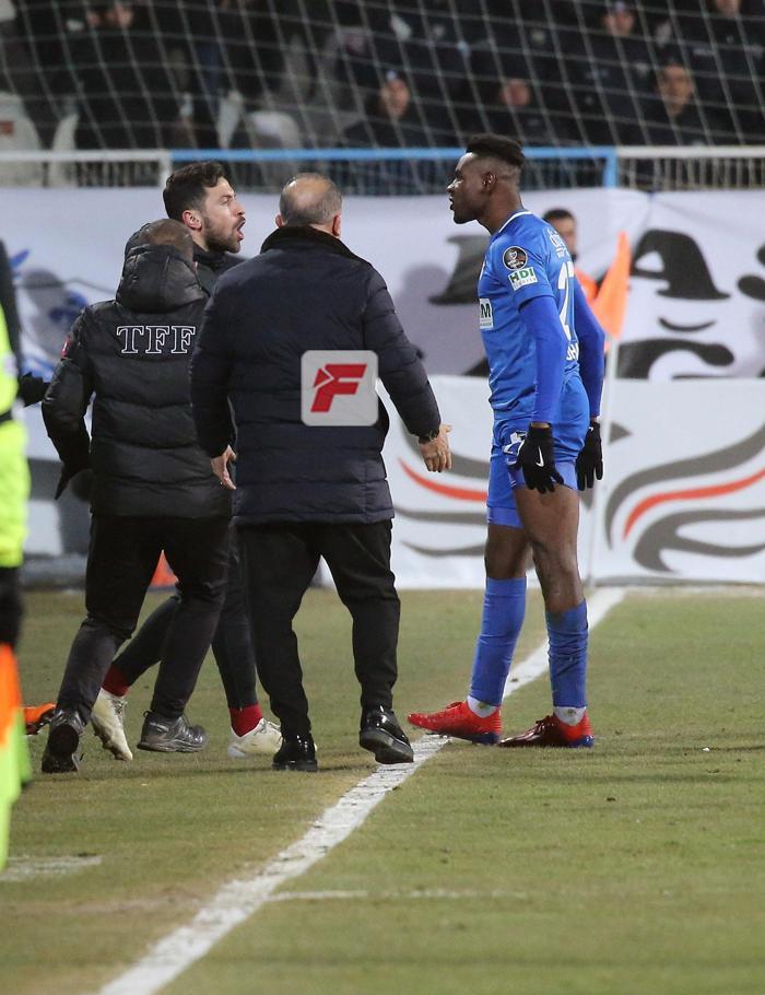 Erzurumspor-Galatasaray maçında gerginlik Araya Fatih Terim girdi