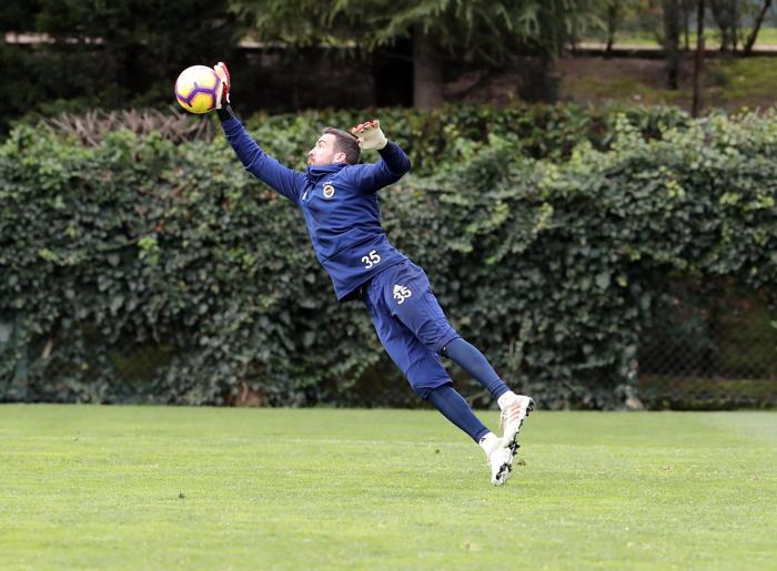 Fenerbahçede Benzia ve Slimaninin yüzünden düşen bin parça