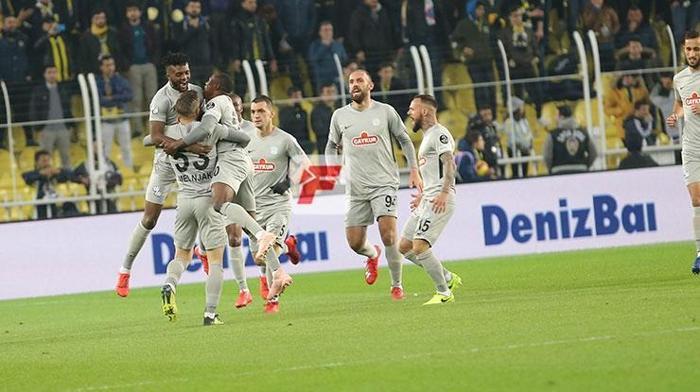 Fenerbahçe - Çaykur Rizespor maçında sürpriz konuk 19luk yıldızla...