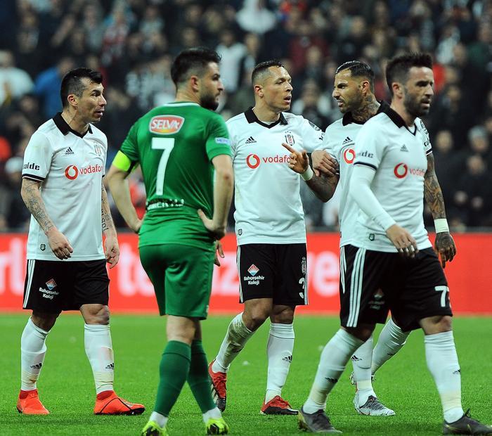 Fanatik yazarlarının Beşiktaş - Konyaspor maçı yorumları