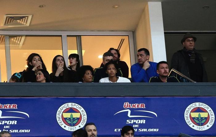 Fenerbahçe Beko - Anadolu Efes maçından ekrana yansımayanlar