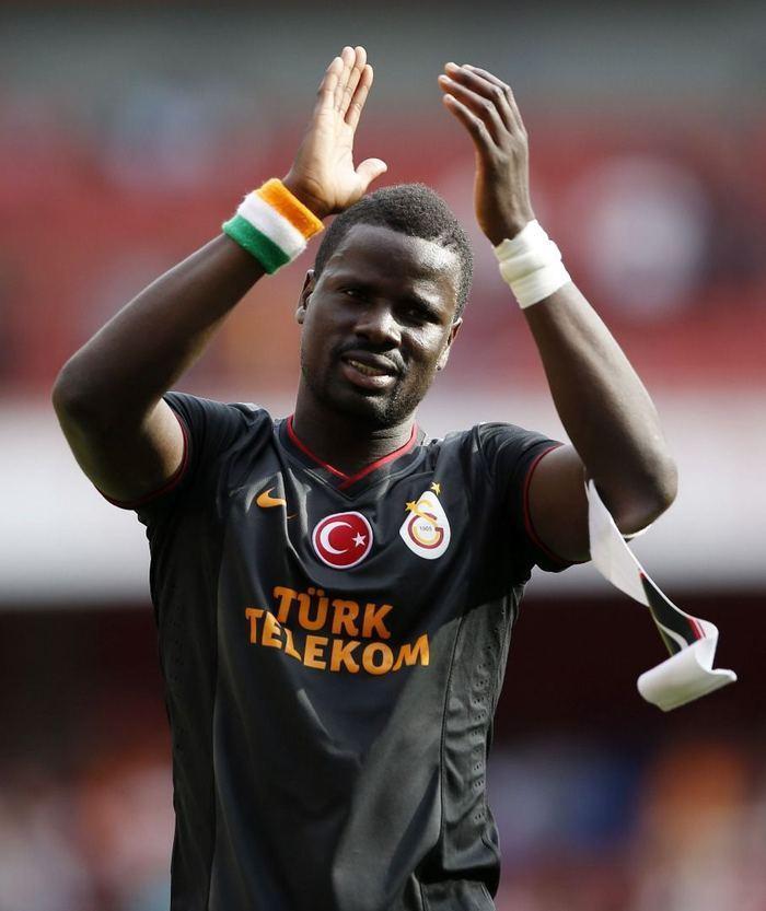 Eski Galatasaraylı Emmanuel Eboueden büyük sürpriz