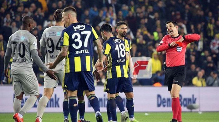 Fenerbahçe - Çaykur Rizespor maçında sürpriz konuk 19luk yıldızla...