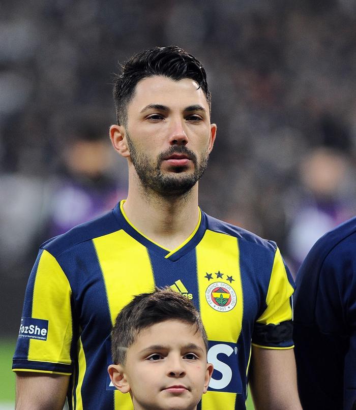 Beşiktaş taraftarından Tolgay Arslana dürüm tepkisi