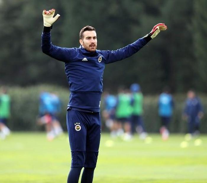 Derbi sonrası Fenerbahçeli futbolculardan Samandırada frikik şov