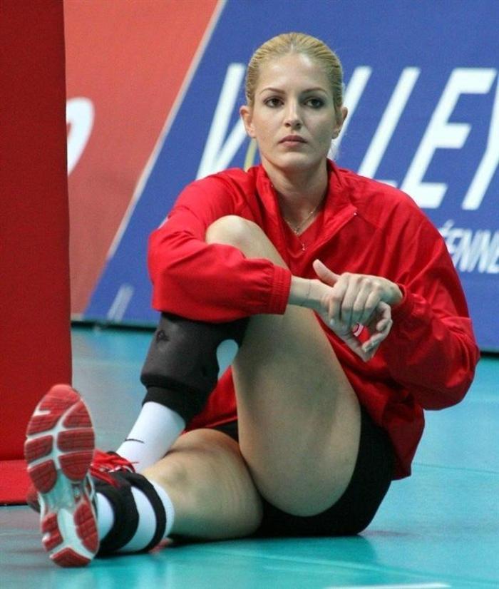 Galatasarayın güzel voleybolcusu Sinem Yıldız