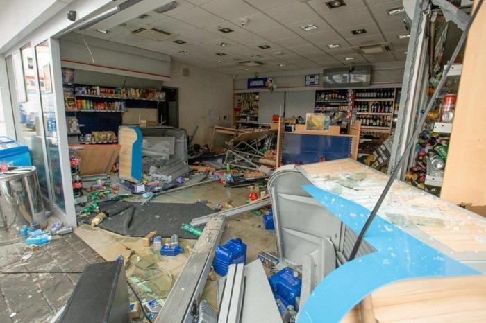 Alkollü futbolcu Petar Bockaj aracıyla benzinliğe daldı