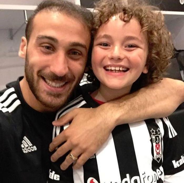 Beşiktaş-Fenerbahçe derbisinde ağlayan çocuğun kim olduğu ortaya çıktı