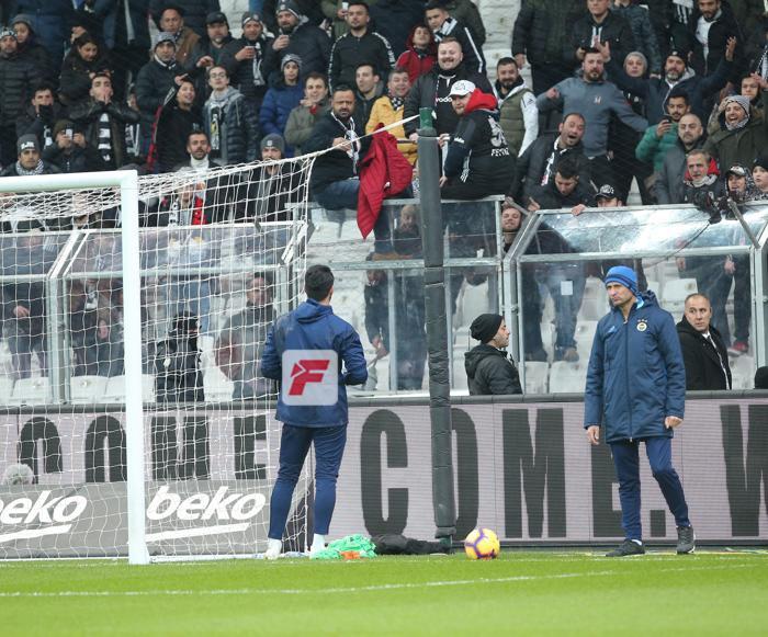 Volkan Demirel ve Beşiktaş taraftarları arasında tartışma