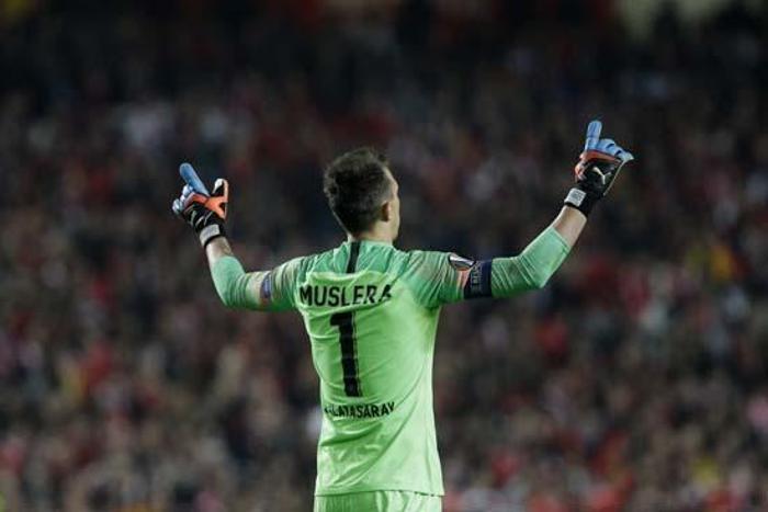 Galatasaraydan dünya yıldızı kaleci transferi