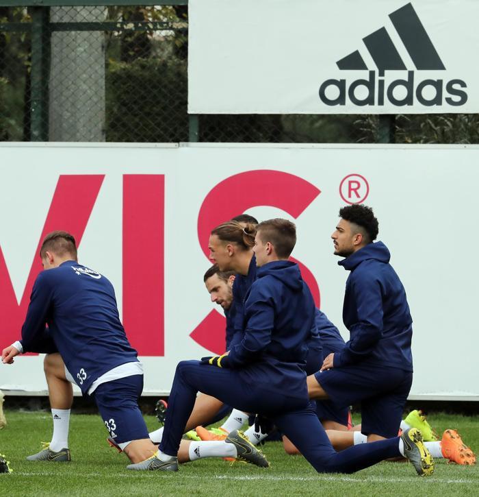 Fenerbahçede Benzia ve Slimaninin yüzünden düşen bin parça