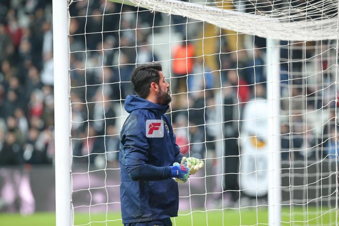 Volkan Demirel ve Beşiktaş taraftarları arasında tartışma