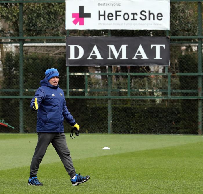 Fenerbahçede Benzia ve Slimaninin yüzünden düşen bin parça