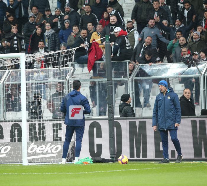Volkan Demirel ve Beşiktaş taraftarları arasında tartışma