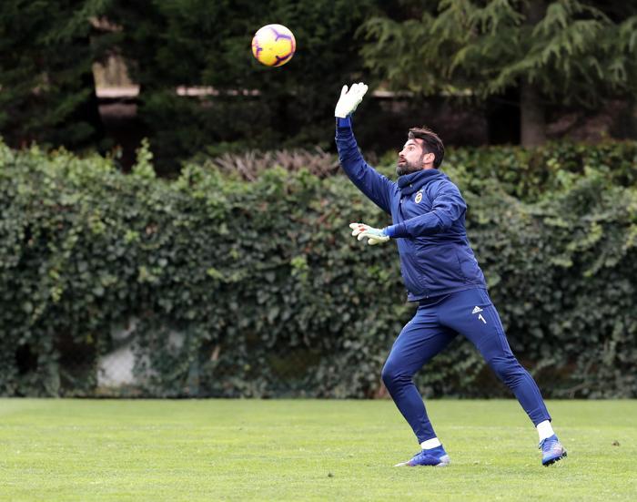 Fenerbahçede Benzia ve Slimaninin yüzünden düşen bin parça