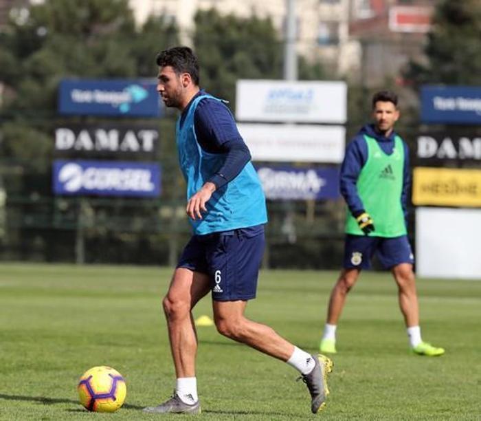 Derbi sonrası Fenerbahçeli futbolculardan Samandırada frikik şov