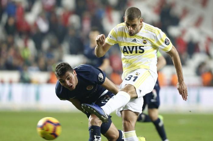 Islam Slimani