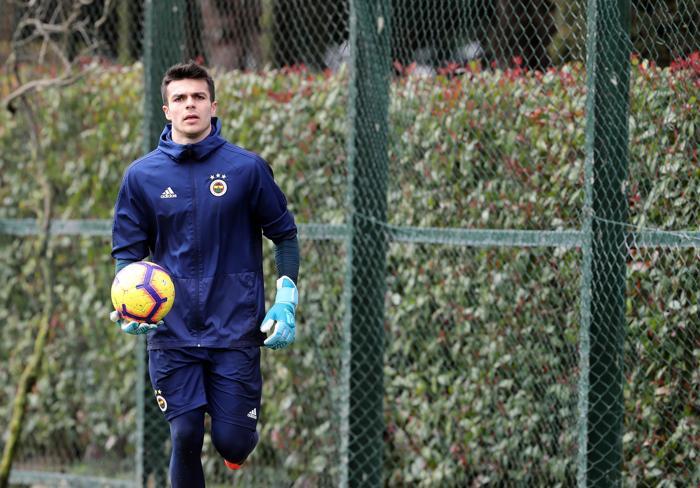Fenerbahçede Benzia ve Slimaninin yüzünden düşen bin parça