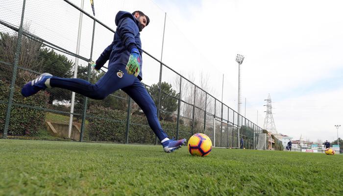 Fenerbahçede Benzia ve Slimaninin yüzünden düşen bin parça