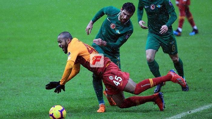Galatasaray-Akhisarspor maçında sürpriz isimler Herkes merak ediyordu...