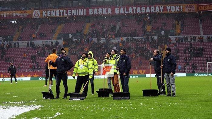 Galatasaray-Akhisarspor maçında sürpriz isimler Herkes merak ediyordu...