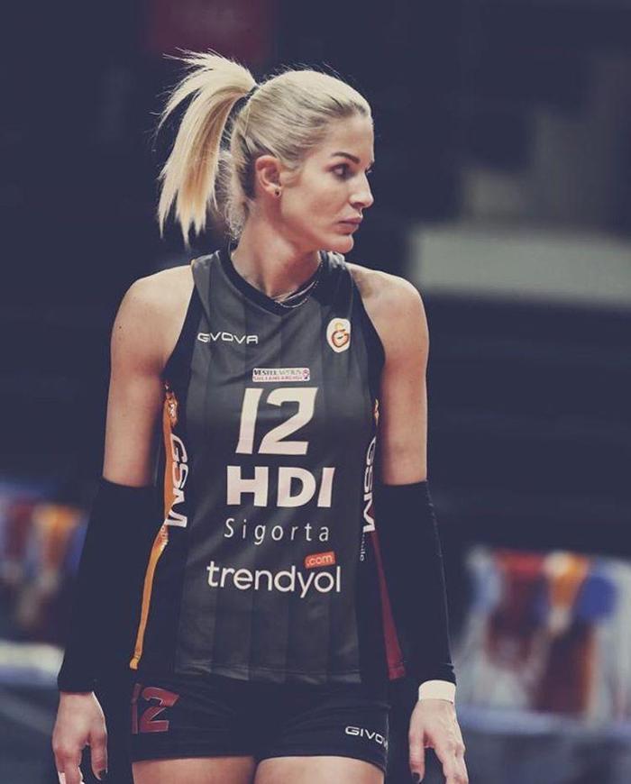 Galatasarayın güzel voleybolcusu Sinem Yıldız