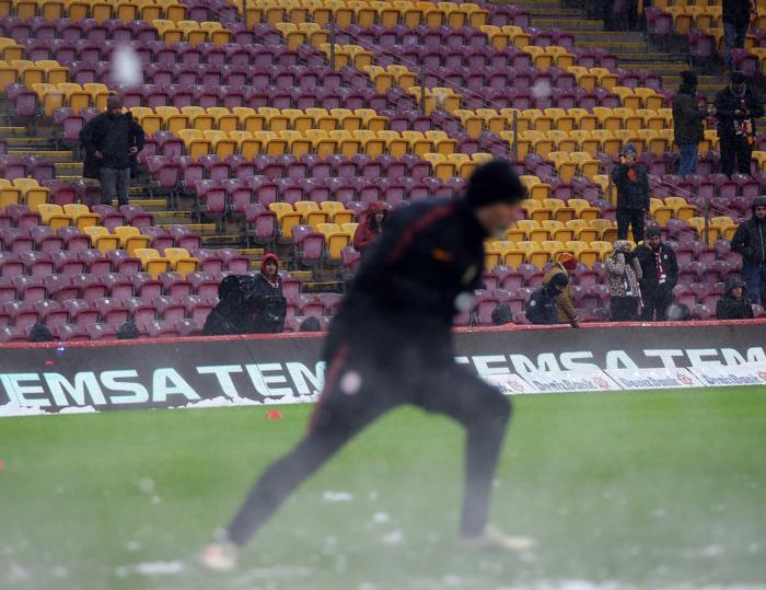 Galatasaray-Akhisarspor maçında sürpriz isimler Herkes merak ediyordu...