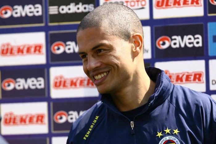 Fenerbahçenin teklifine Alexten yanıt