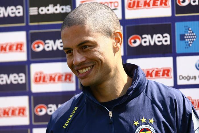 Fenerbahçenin teklifine Alexten yanıt