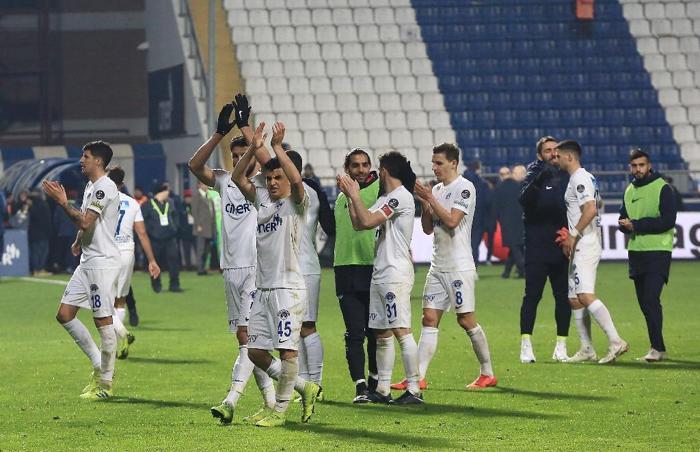Kasımpaşa / 14 yabancı / 4 sözleşmesi biten / 10 kalan