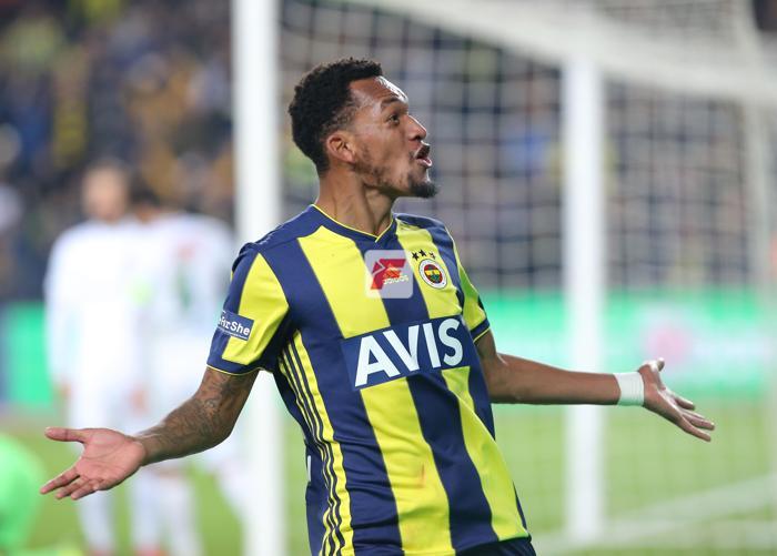 Fenerbahçe - Konyaspor maçında Ali Koç yıkıldı İşte o anlar