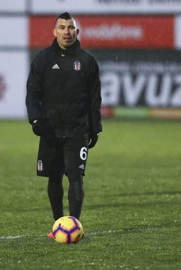 Beşiktaşta Gary Medel krizi
