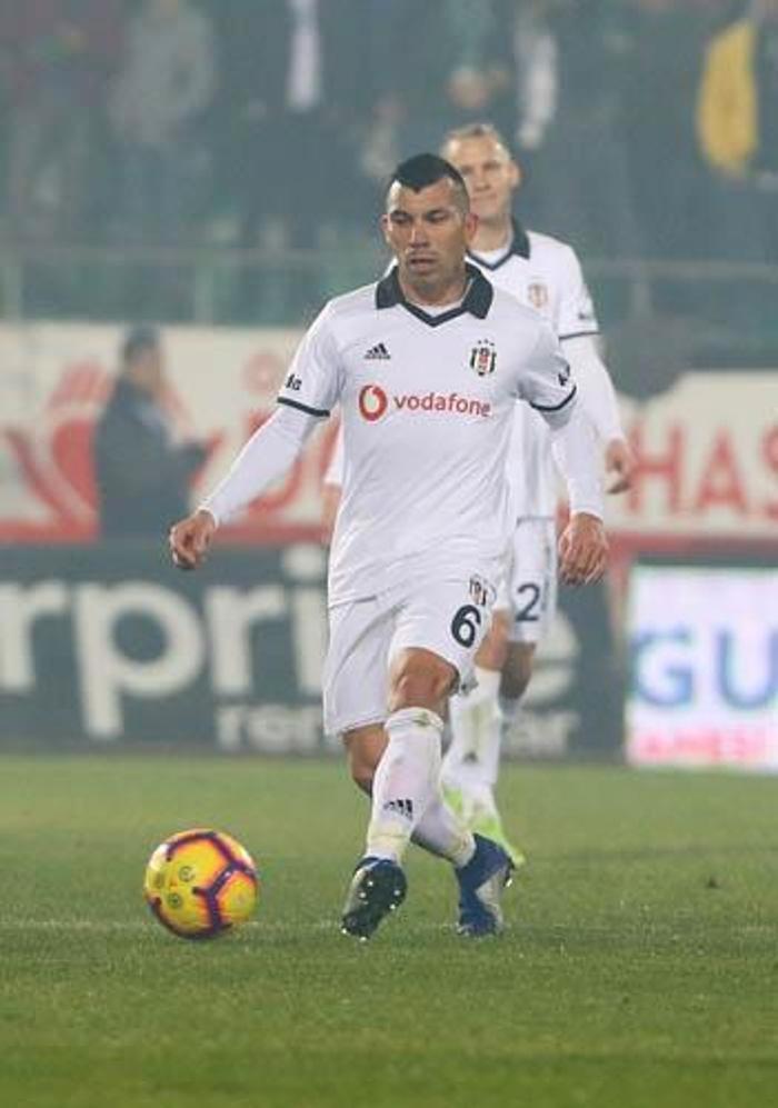 Beşiktaşta Gary Medel krizi