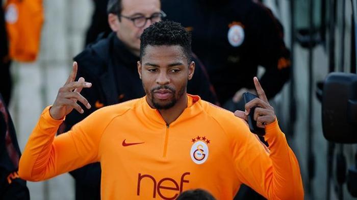 Galatasarayda flaş gelişme Sözleşmesi uzuyor
