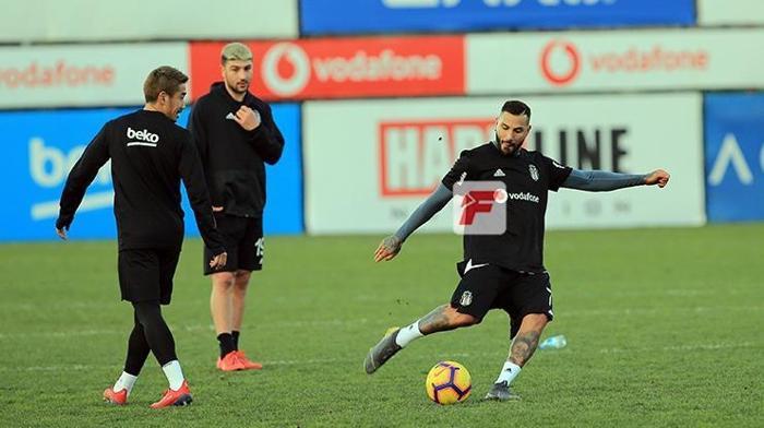 Beşiktaşa Fenerbahçe derbisi öncesi kötü haber