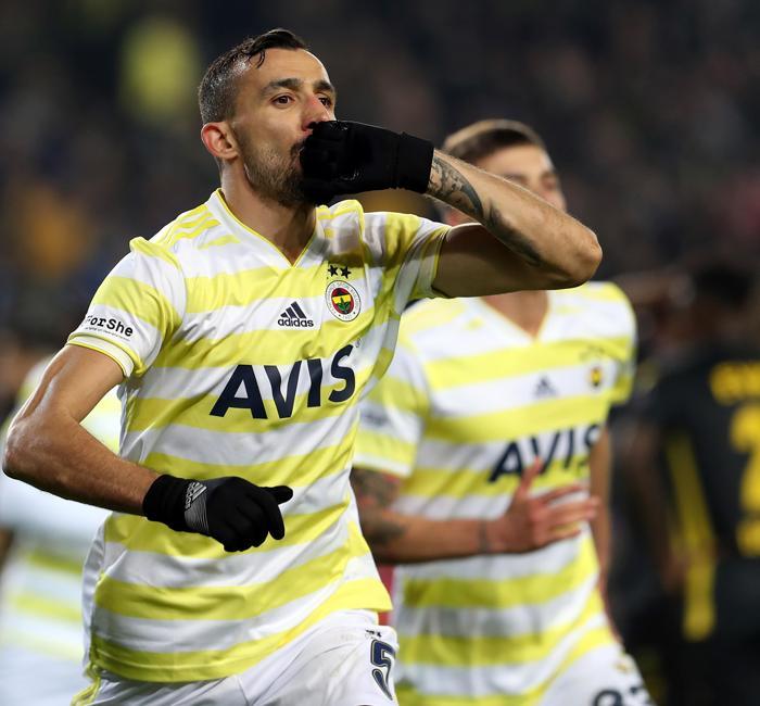 Fenerbahçede Mehmet Topal ile yollar ayrılıyor