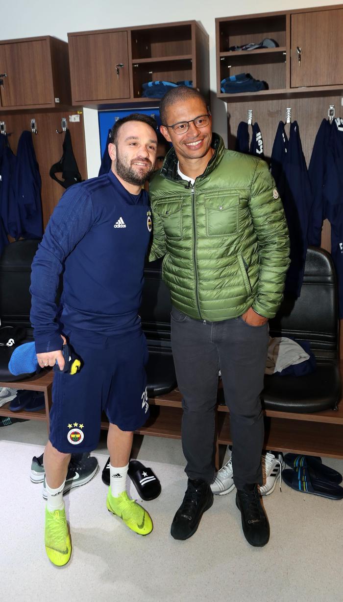 Alex de Souza yıllar sonra Samandırada Fenerbahçeyi çok özlemiş...
