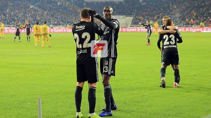 Beşiktaş yedek kulübesinde panik Ucuz kurtuldu...
