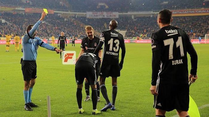 Beşiktaş yedek kulübesinde panik Ucuz kurtuldu...