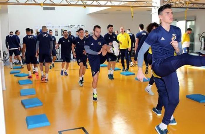 Fenerbahçede Zenit maçı öncesi Tolgay müjdesi