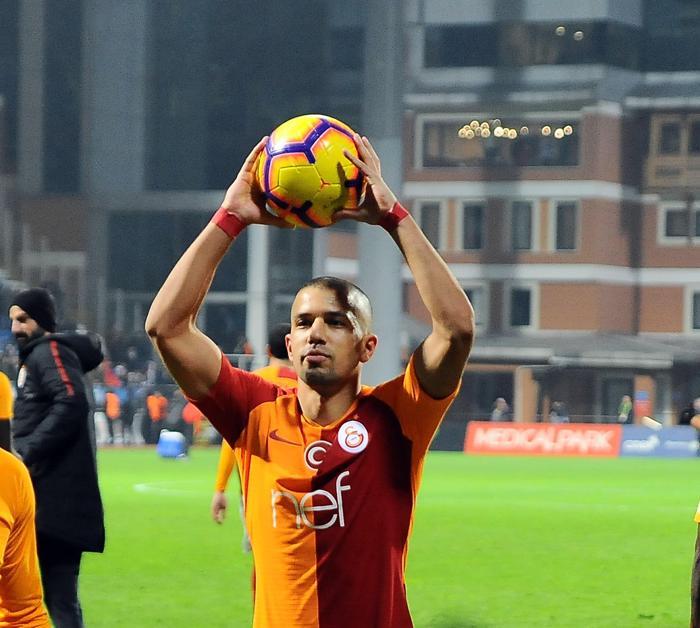Galatasaraylı Sofiane Feghouli, ülkesinde gündeme oturdu
