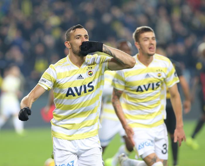 Fenerbahçede Mehmet Topal ile yollar ayrılıyor