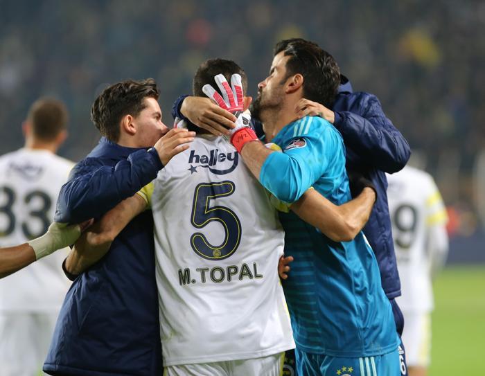Fenerbahçede Mehmet Topal ile yollar ayrılıyor