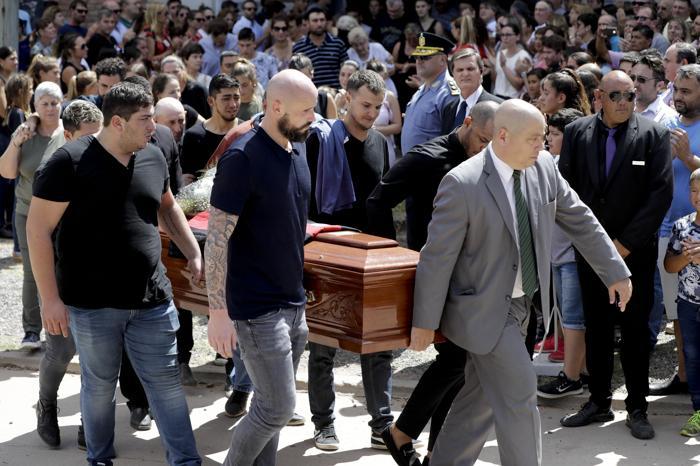 Emiliano Sala son yolculuğuna uğurlandı