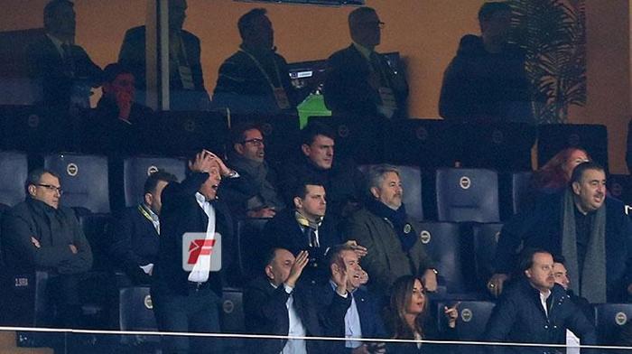 Fenerbahçe - Konyaspor maçında Ali Koç yıkıldı İşte o anlar