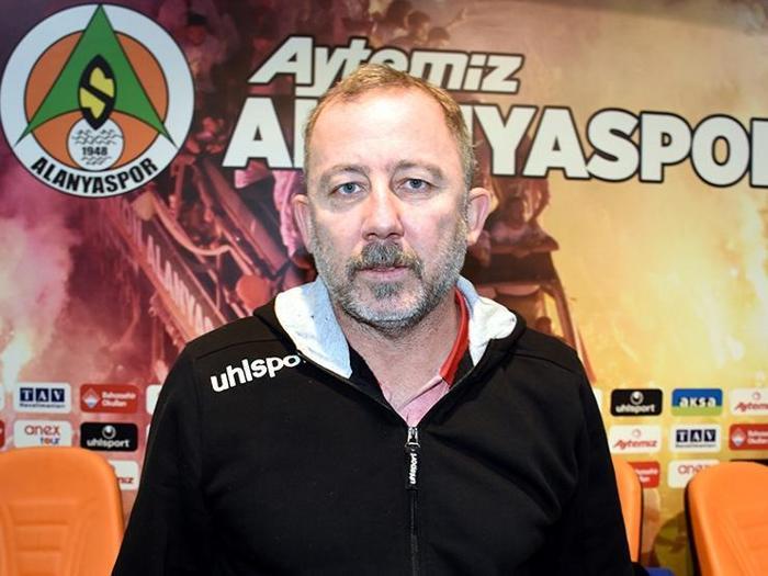 Beşiktaşta gözler Sergen Yalçında