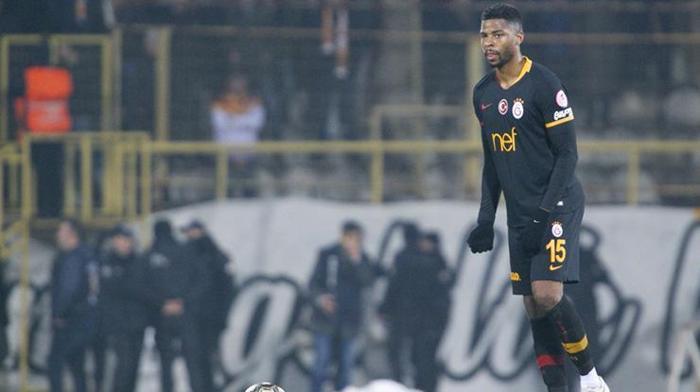 Galatasarayda flaş gelişme Sözleşmesi uzuyor