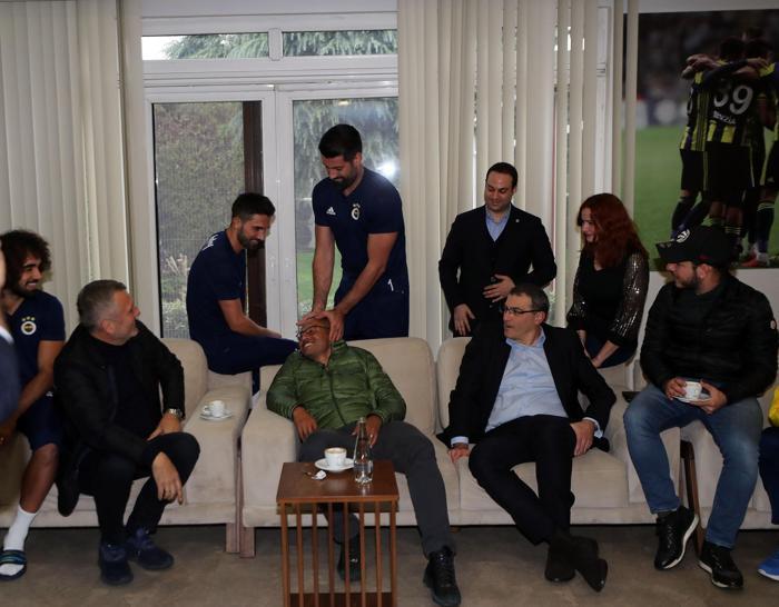 Alex de Souza yıllar sonra Samandırada Fenerbahçeyi çok özlemiş...
