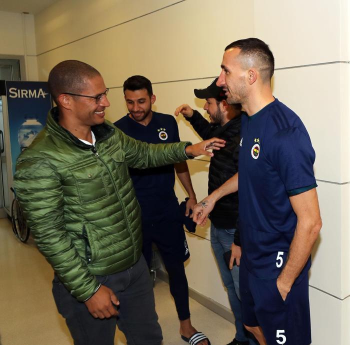 Alex de Souza yıllar sonra Samandırada Fenerbahçeyi çok özlemiş...
