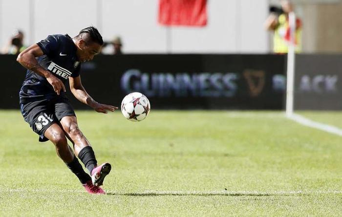Alvaro Pereira